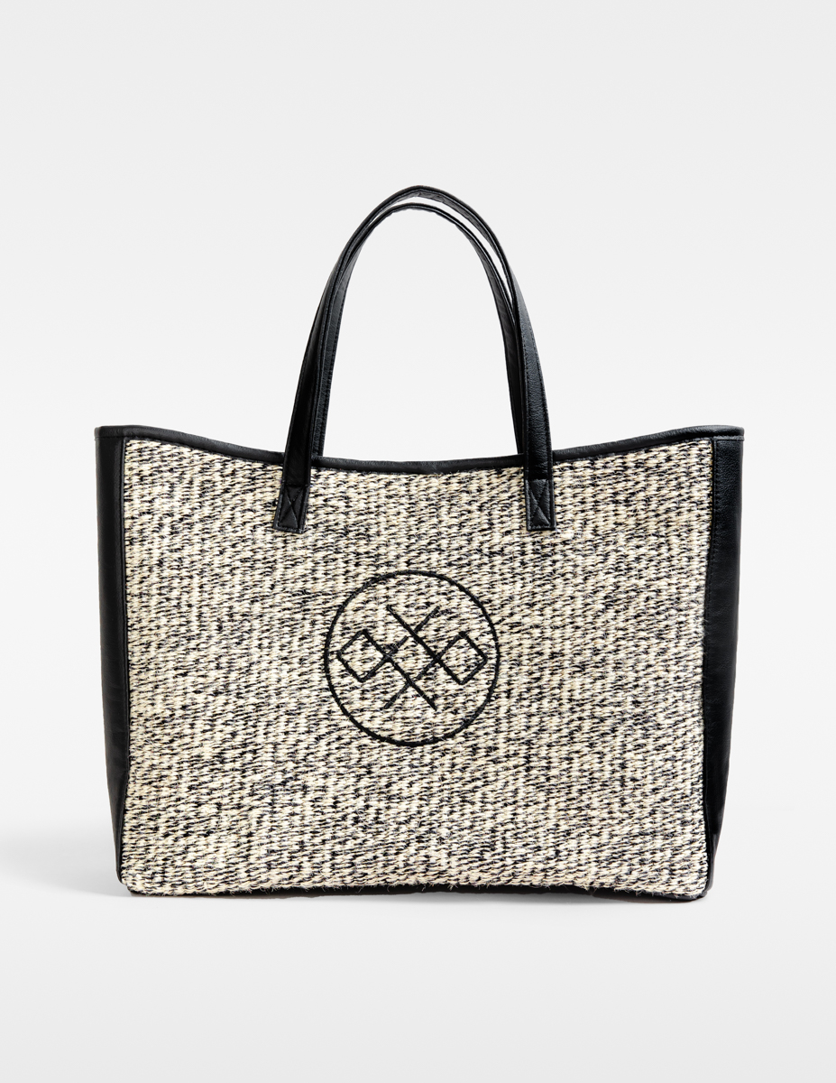 IUTTA X PINATEX TOTE BAG (B/W)